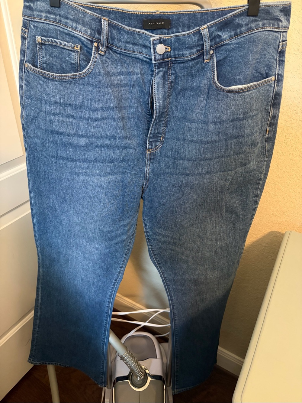 Ann Taylor Women’s Medium Blue Bootcut Jeans